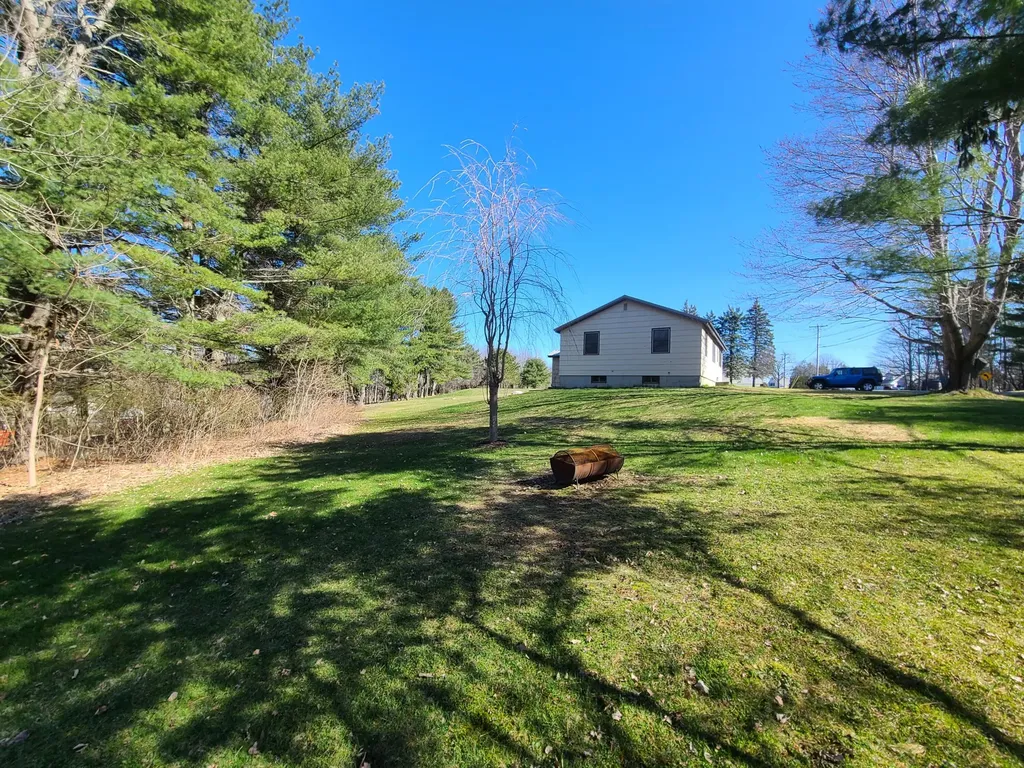 24 Route 41 Winthrop ME 04364