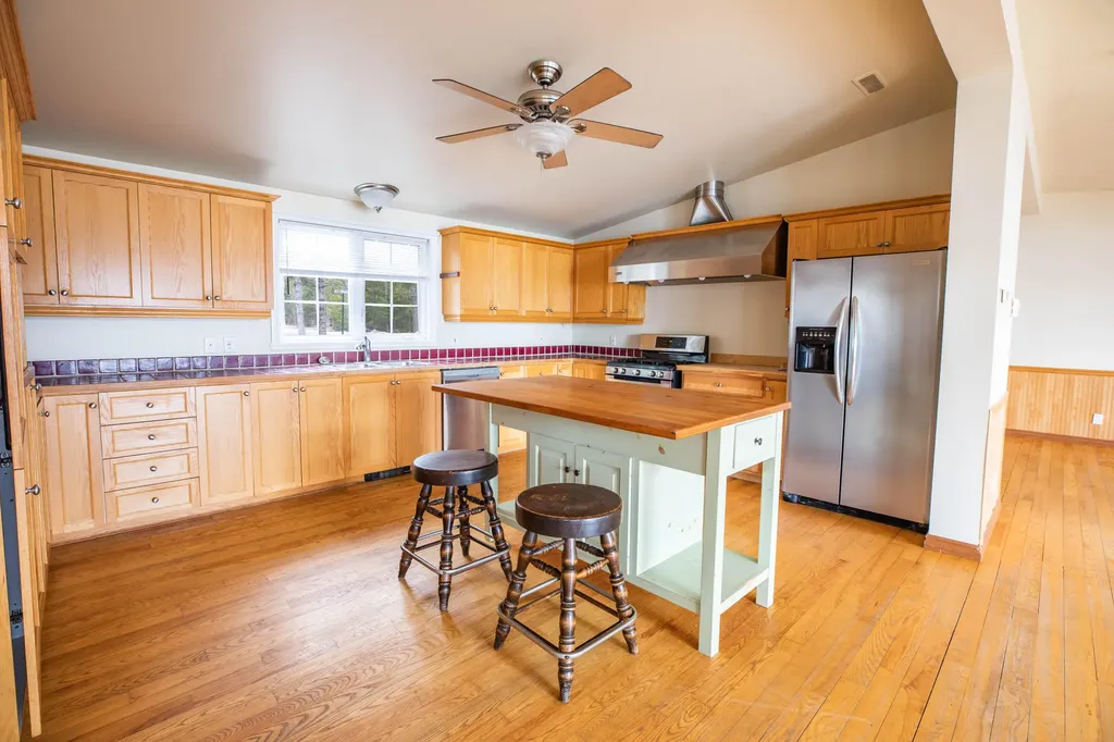2 Malcolm Lane Glenburn ME 04401