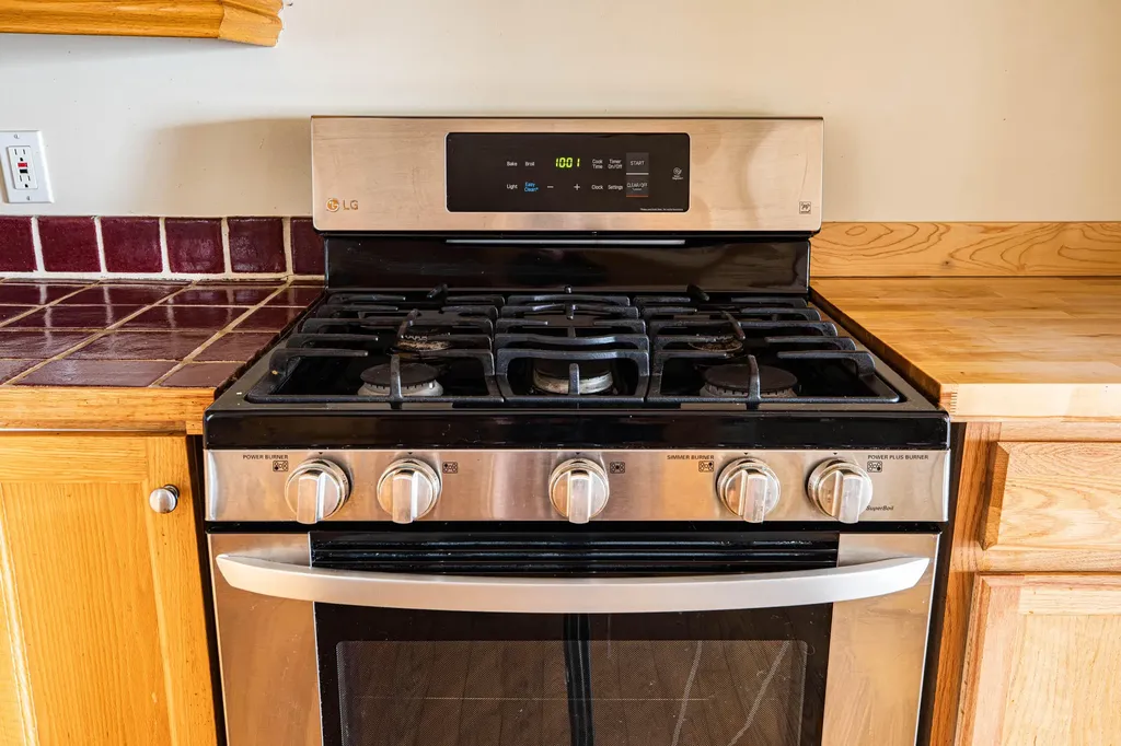 2 Malcolm Lane Glenburn ME 04401
