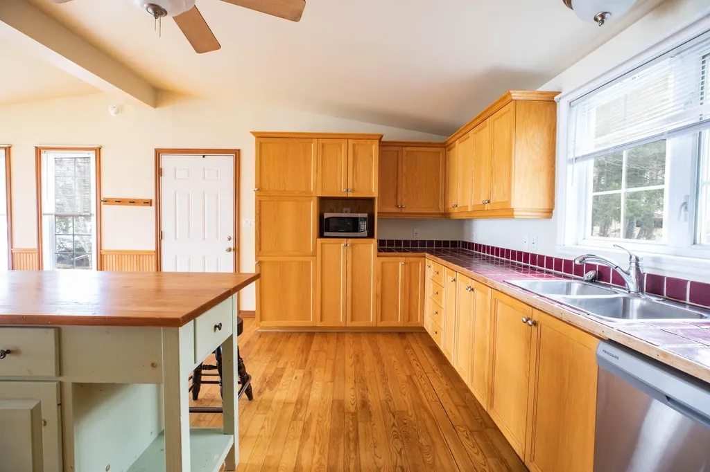2 Malcolm Lane Glenburn ME 04401