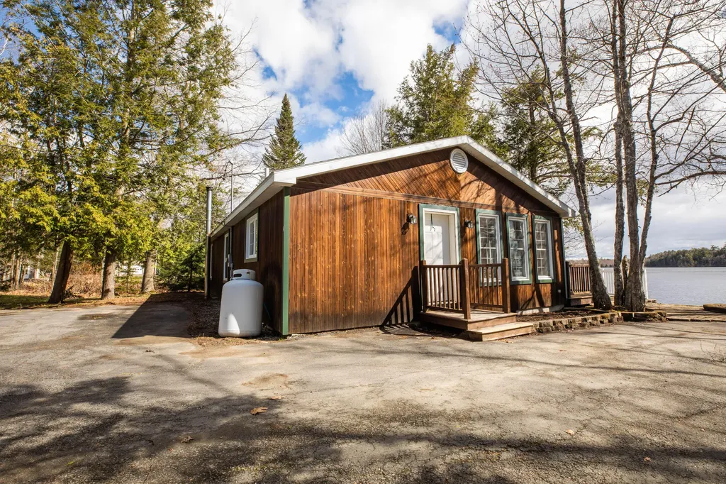 2 Malcolm Lane Glenburn ME 04401