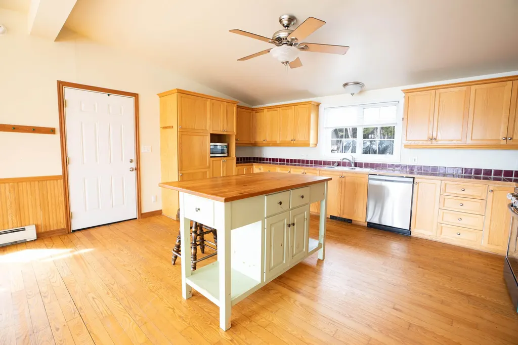 2 Malcolm Lane Glenburn ME 04401