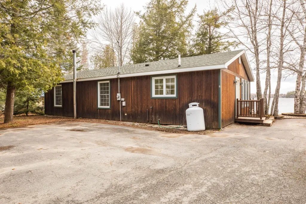 2 Malcolm Lane Glenburn ME 04401