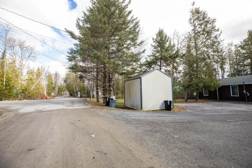 2 Malcolm Lane Glenburn ME 04401