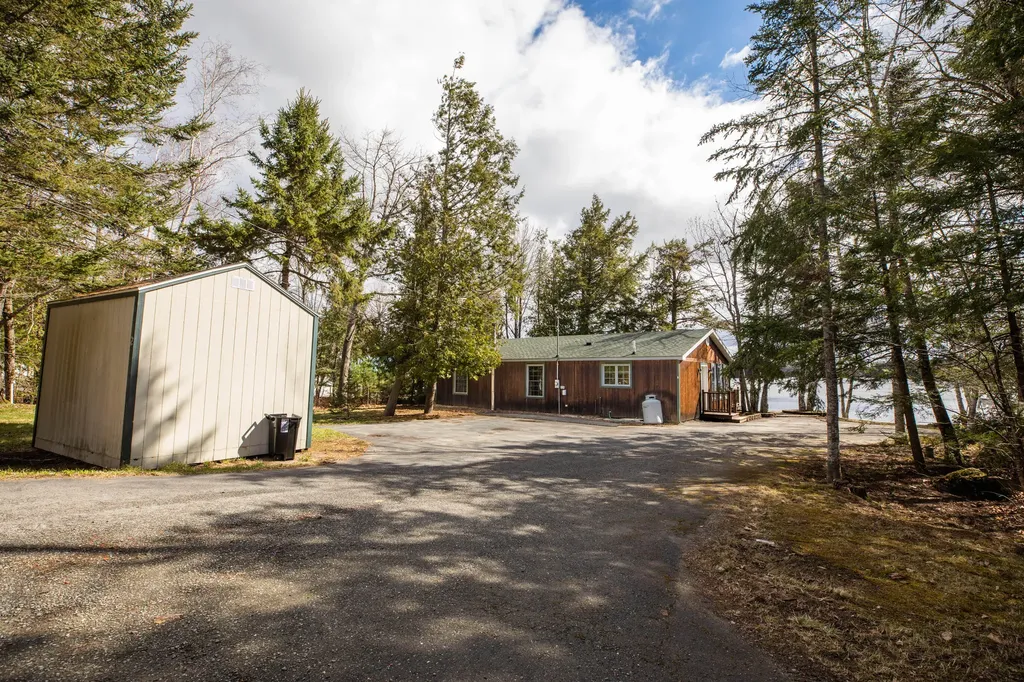 2 Malcolm Lane Glenburn ME 04401
