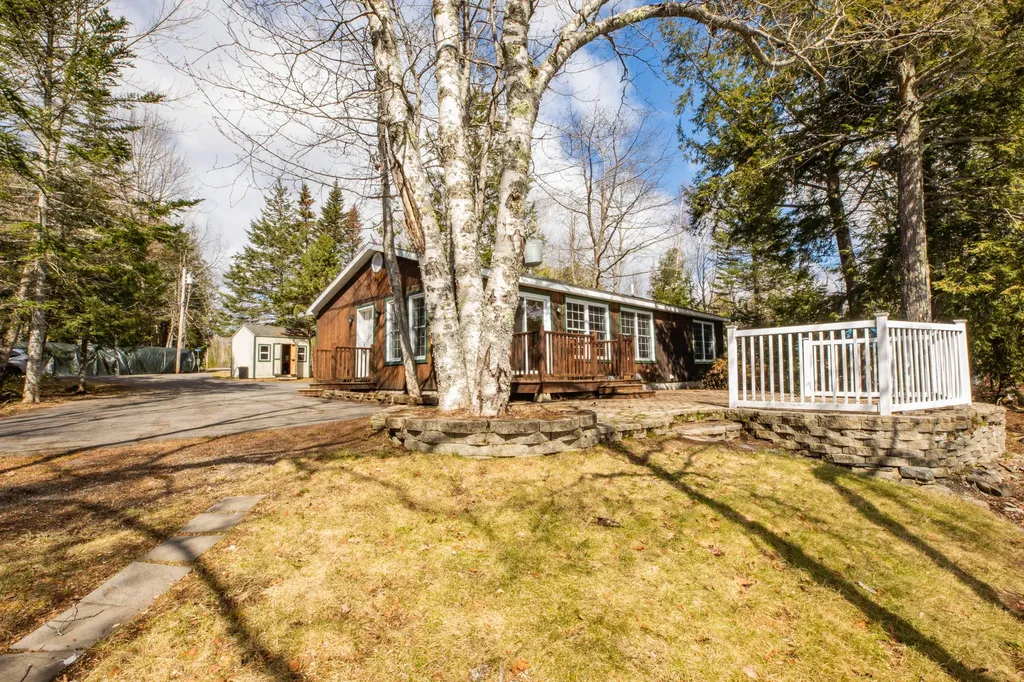 2 Malcolm Lane Glenburn ME 04401
