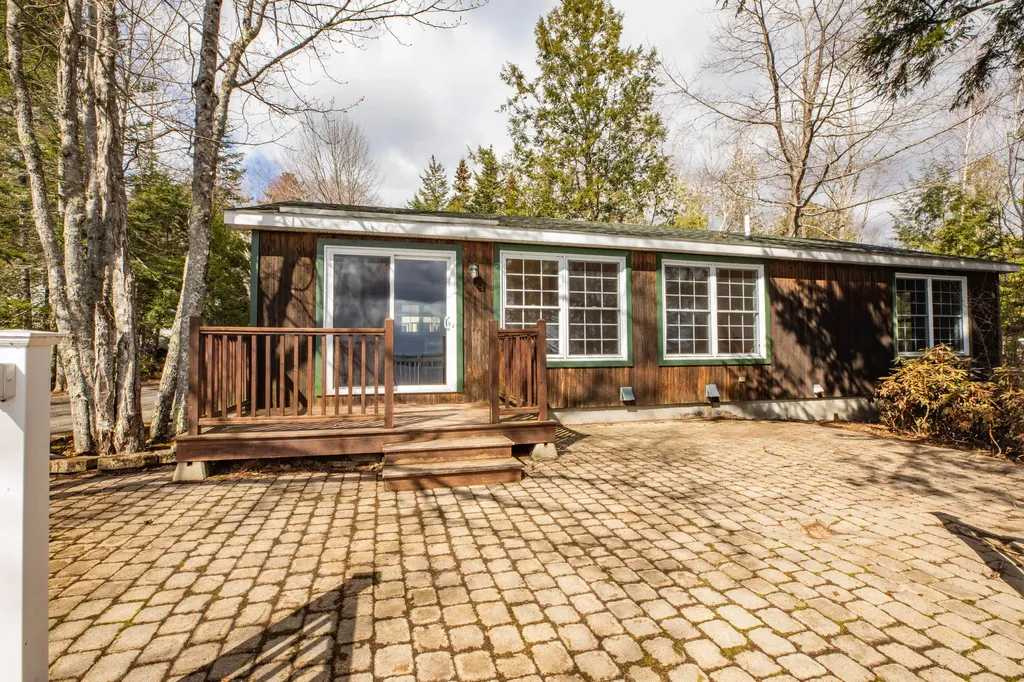 2 Malcolm Lane Glenburn ME 04401