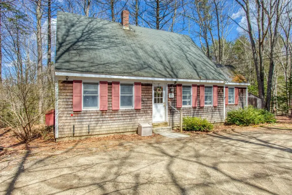 34 Kelly Brook Road Boothbay ME 04537