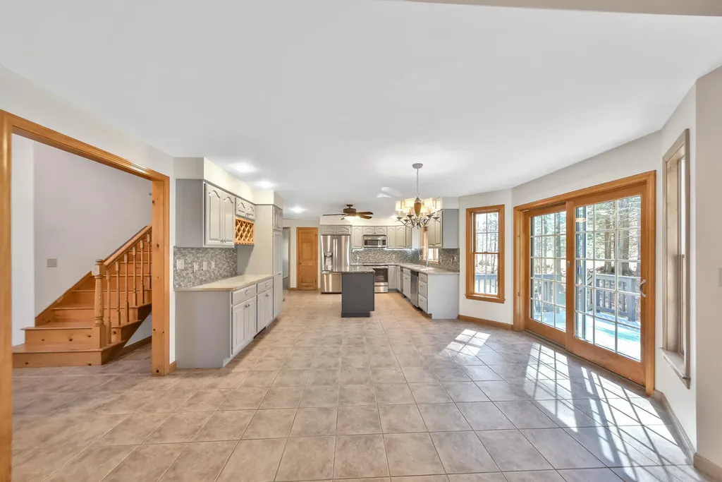 8 Whitney Way Topsham ME 04086