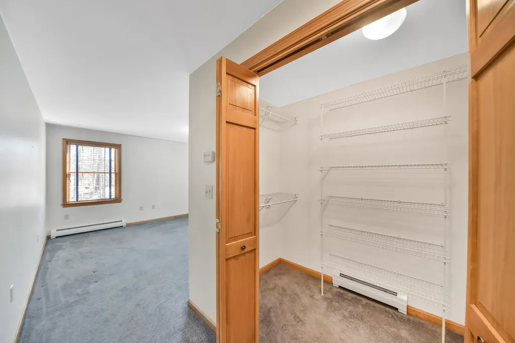 8 Whitney Way Topsham ME 04086