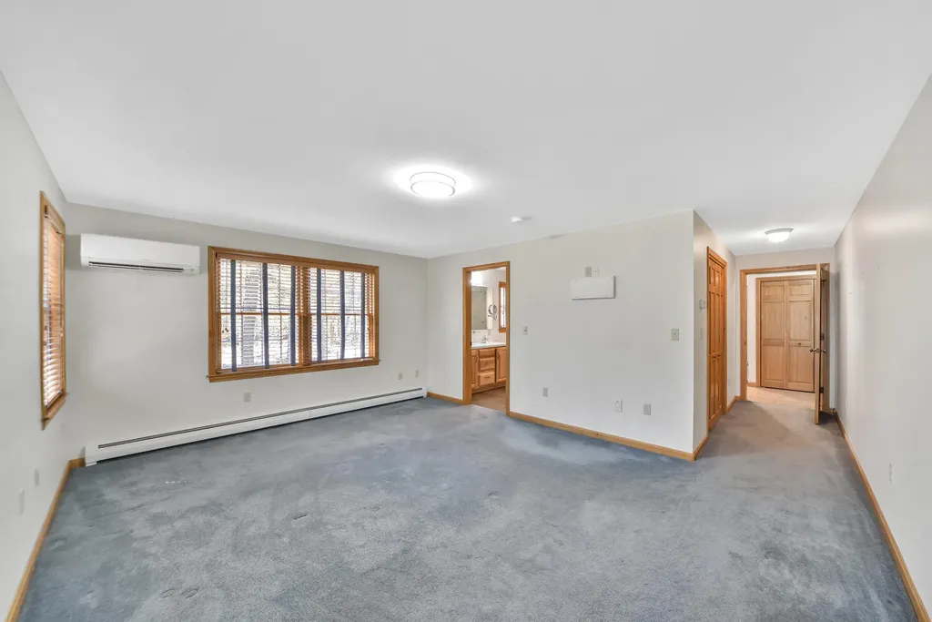 8 Whitney Way Topsham ME 04086