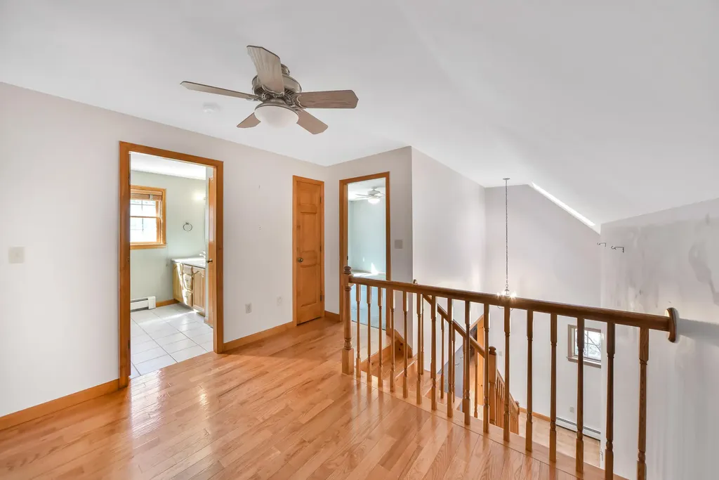 8 Whitney Way Topsham ME 04086