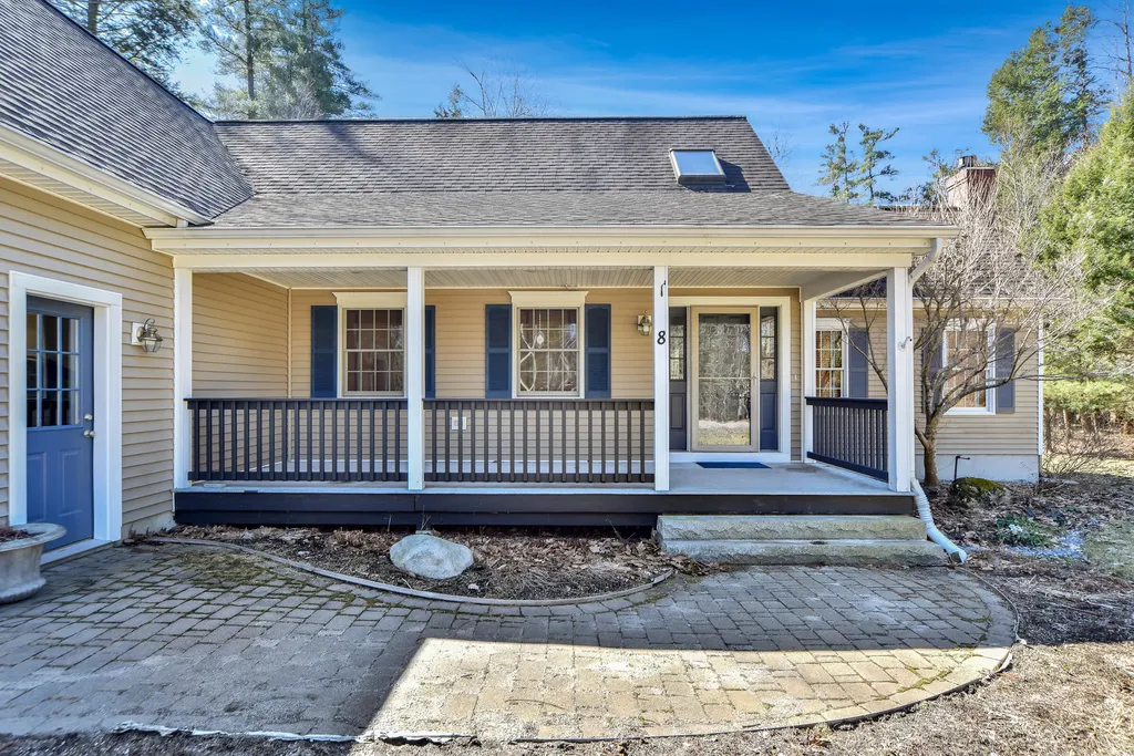 8 Whitney Way Topsham ME 04086