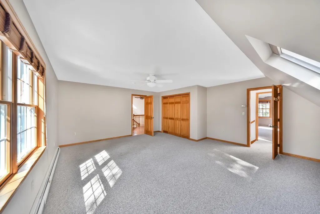 8 Whitney Way Topsham ME 04086