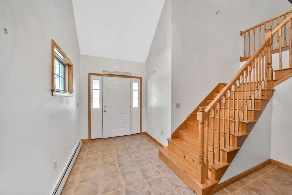 8 Whitney Way Topsham ME 04086