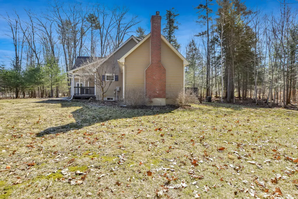 8 Whitney Way Topsham ME 04086