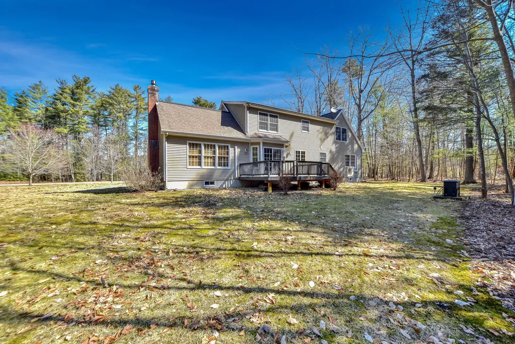 8 Whitney Way Topsham ME 04086