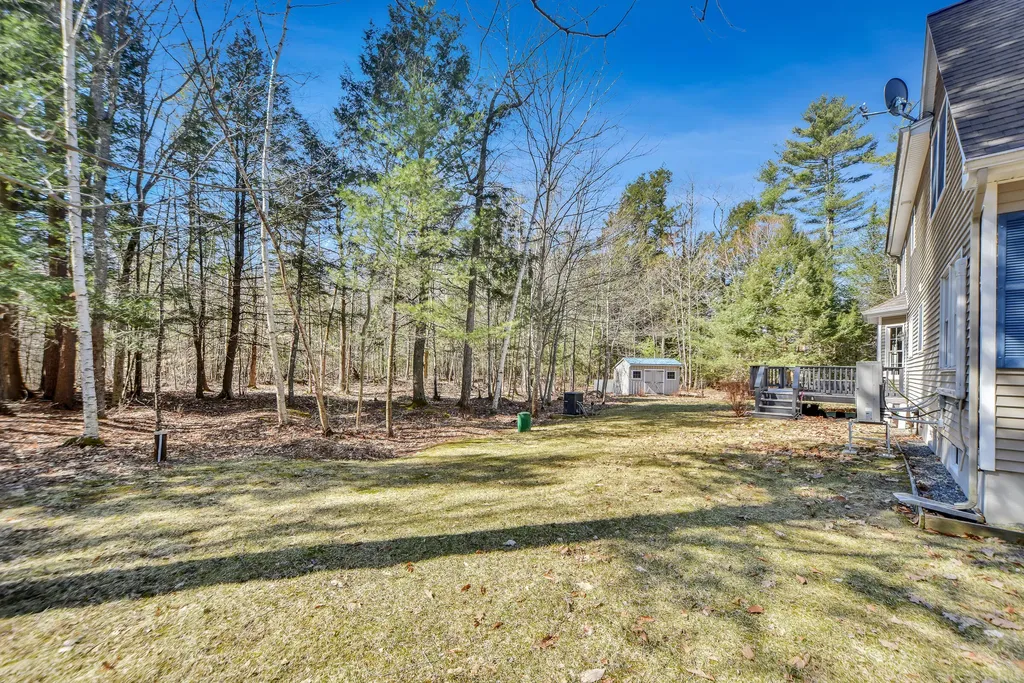 8 Whitney Way Topsham ME 04086