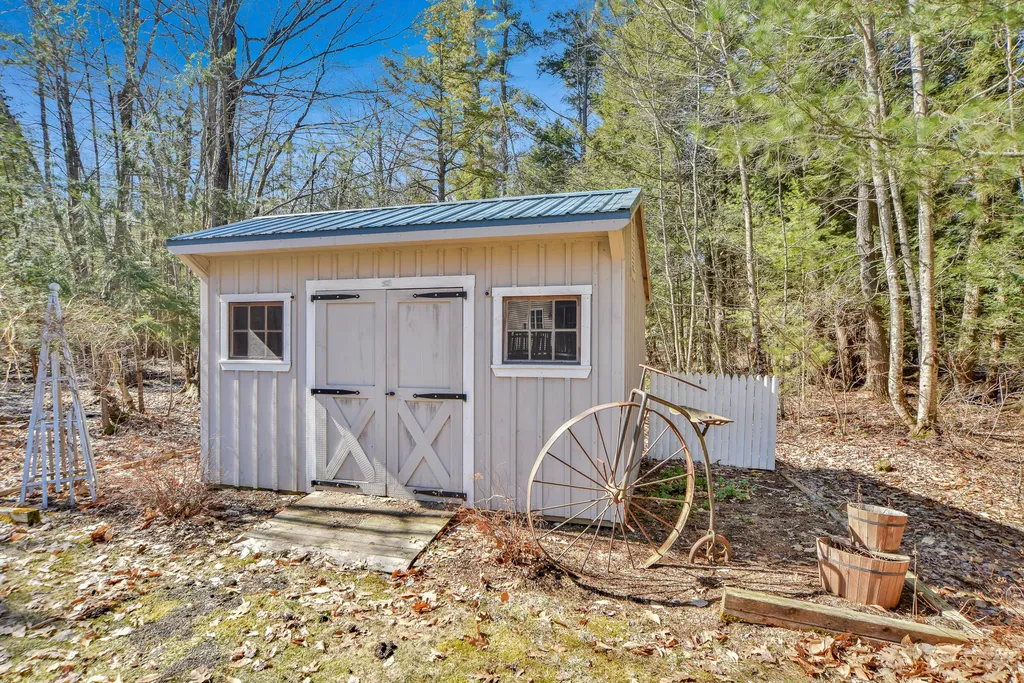 8 Whitney Way Topsham ME 04086