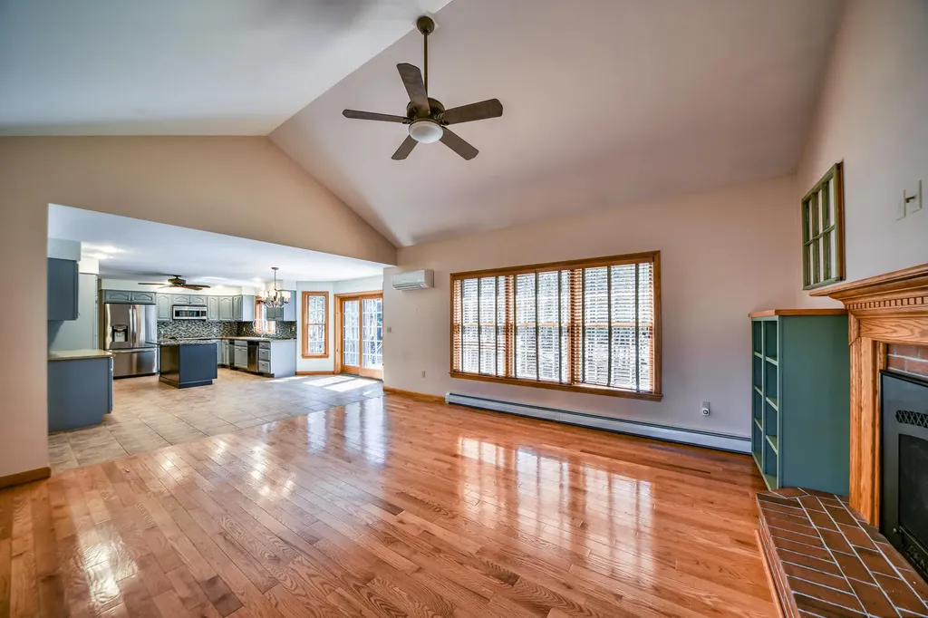 8 Whitney Way Topsham ME 04086