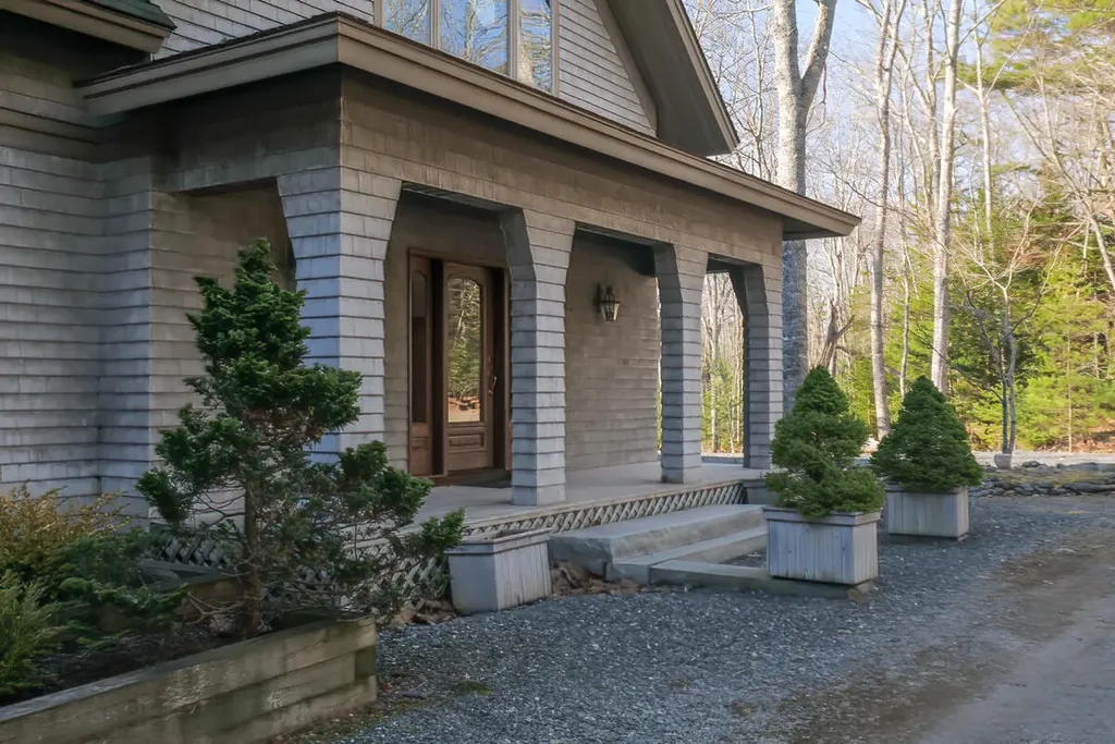 1197 Bay Road Brooklin ME 04616