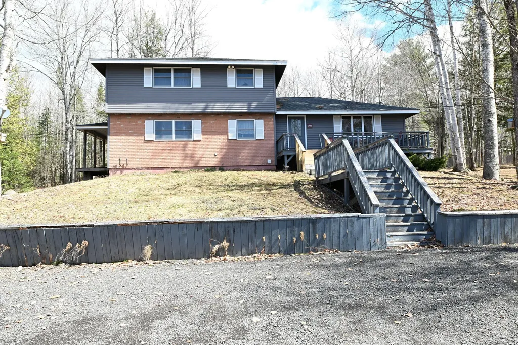 404 Frost Street Lincoln ME 04457