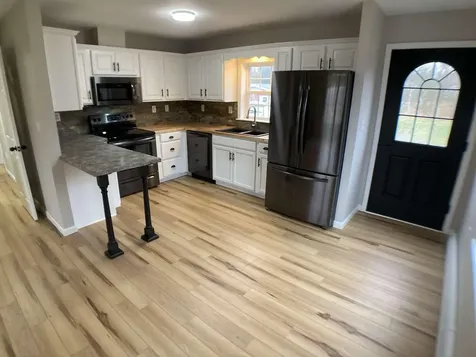 8 Curtis Lane South Thomaston ME 04858