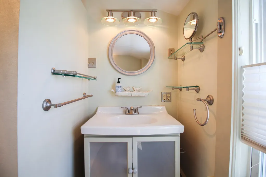 173 Western Avenue Hampden ME 04444