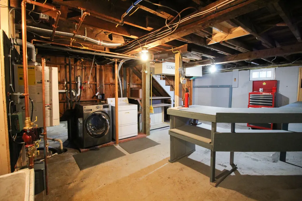 173 Western Avenue Hampden ME 04444
