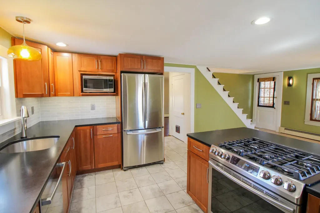 173 Western Avenue Hampden ME 04444