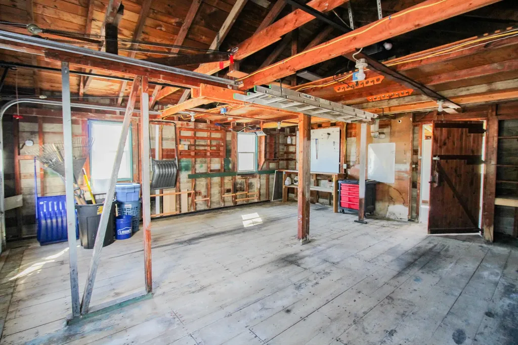 173 Western Avenue Hampden ME 04444