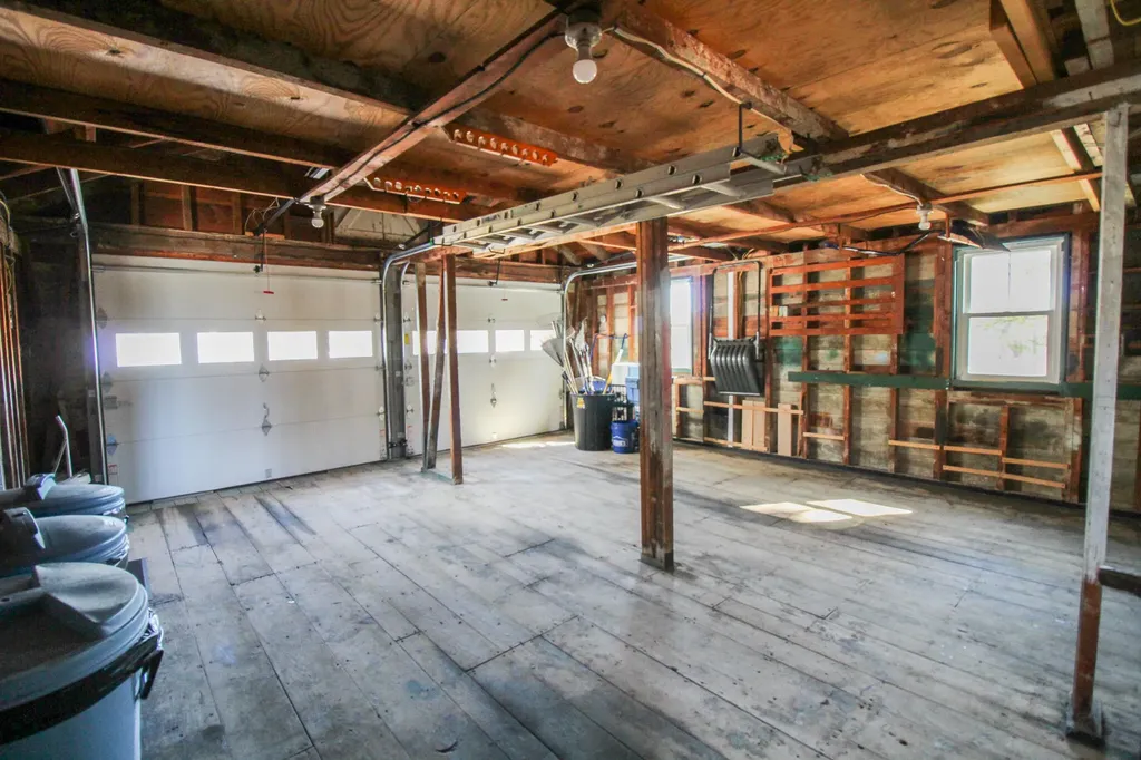173 Western Avenue Hampden ME 04444
