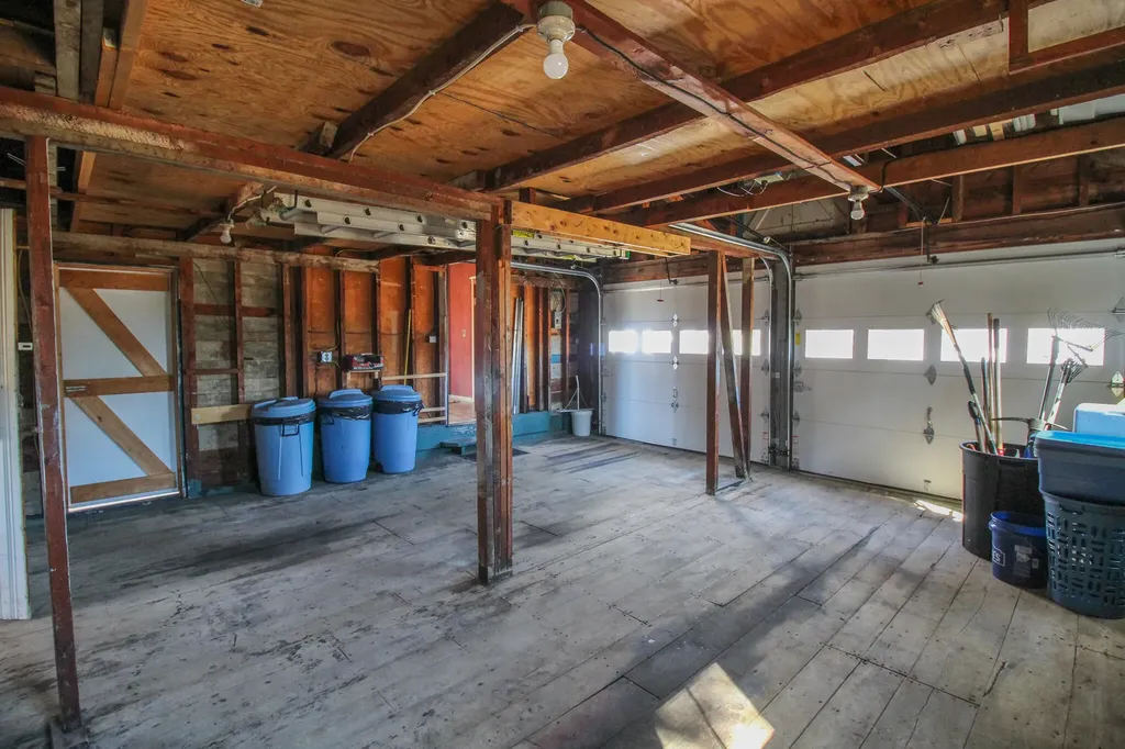 173 Western Avenue Hampden ME 04444