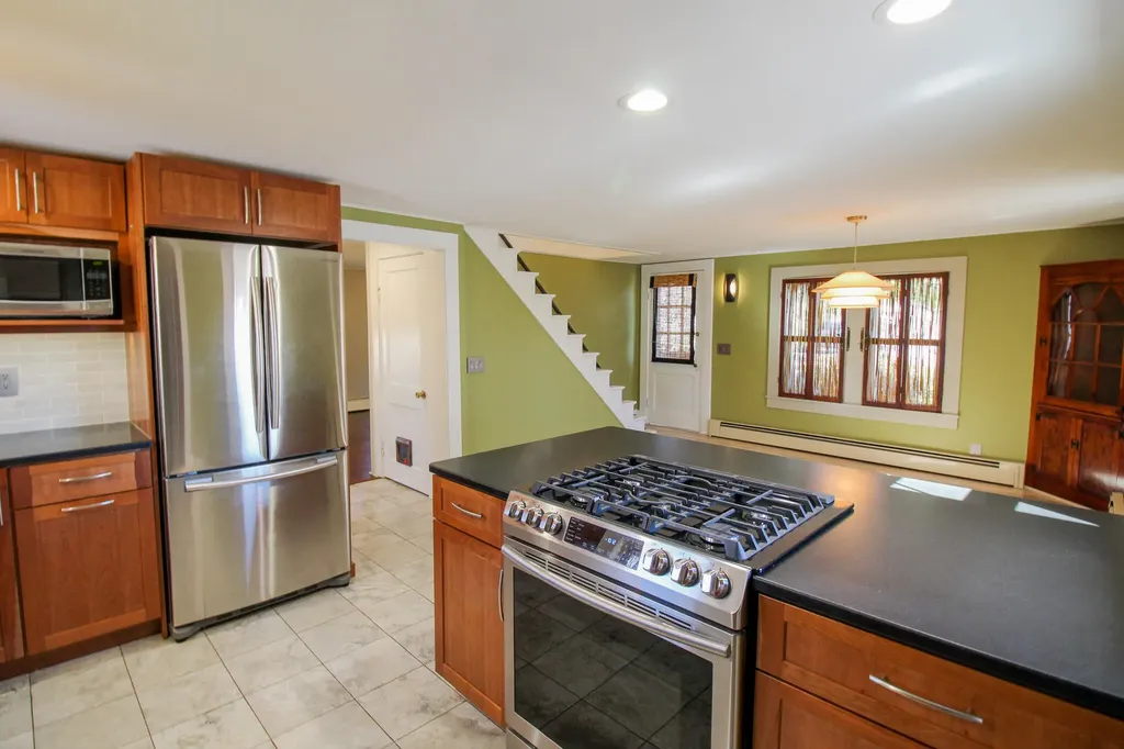 173 Western Avenue Hampden ME 04444