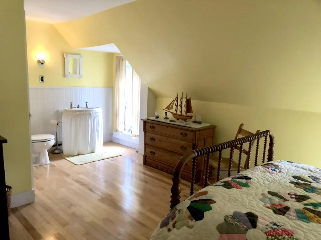 2150 Us Highway 1 Sullivan ME 04664