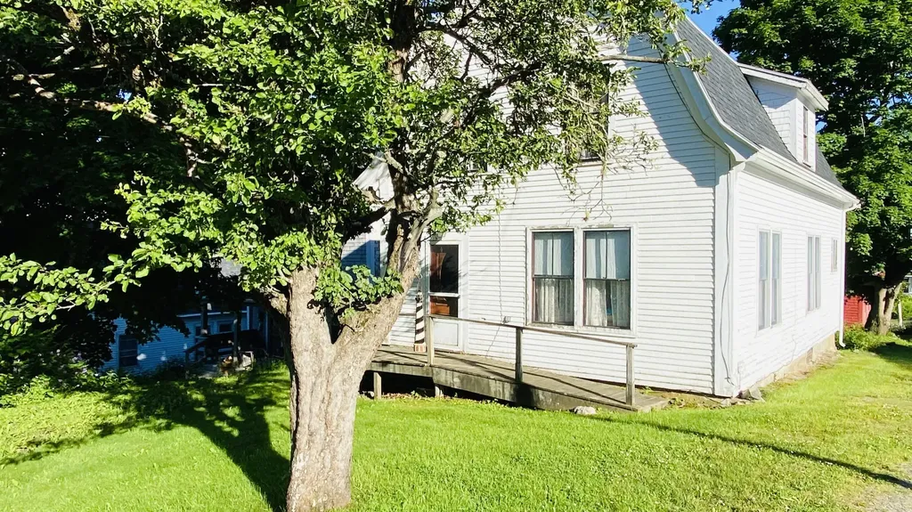 24 School Street Lubec ME 04652