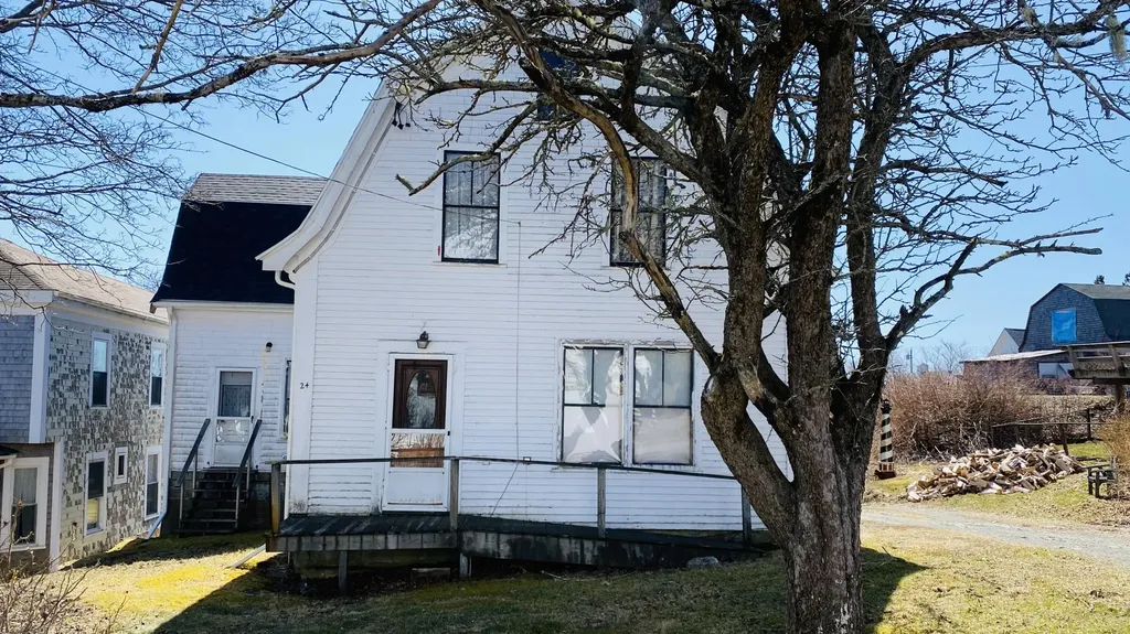 24 School Street Lubec ME 04652