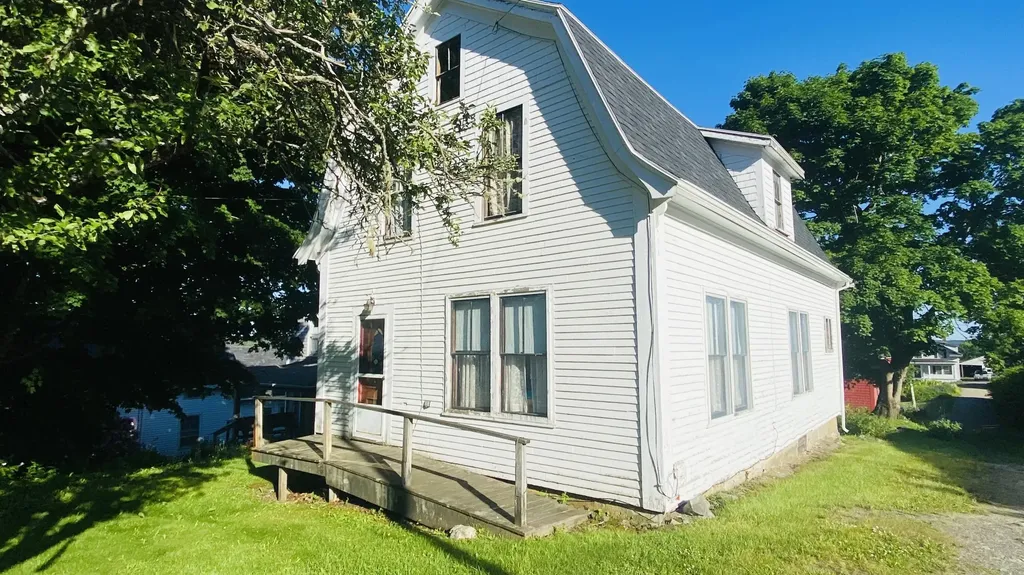 24 School Street Lubec ME 04652