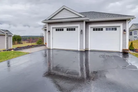 15 Callaway Drive Gray ME 04039