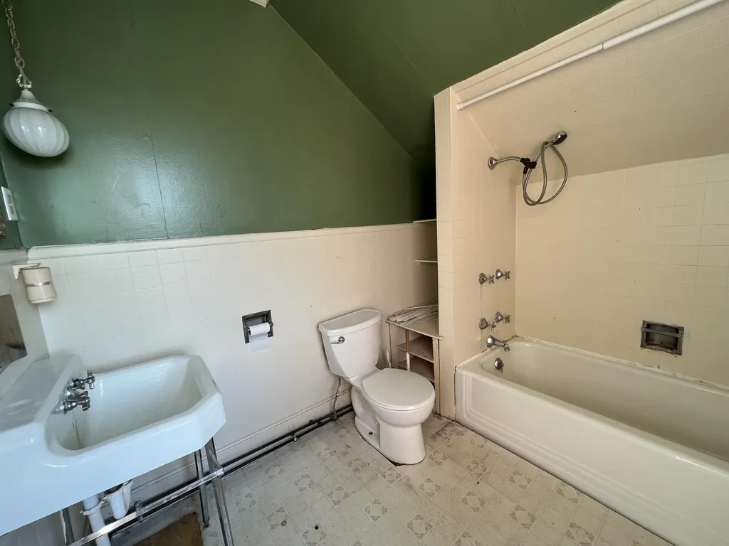 729 Prospect Avenue Rumford ME 04276