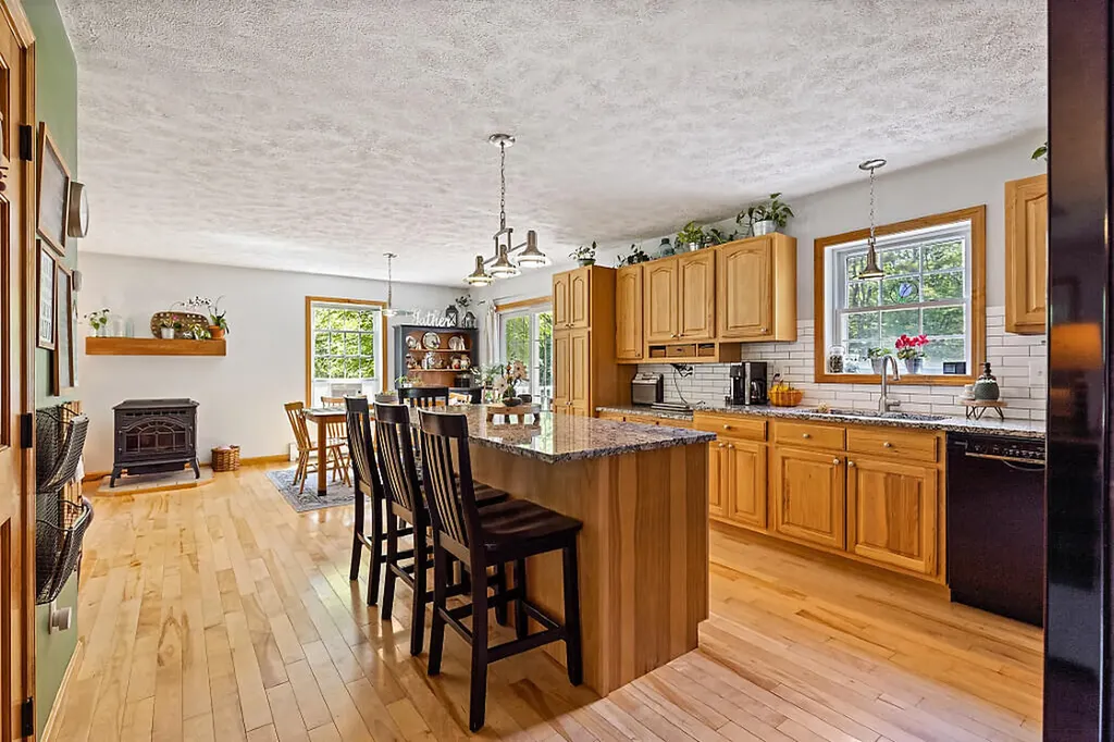 729 Prospect Avenue Rumford ME 04276