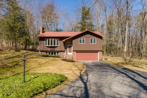 79 Nottingham Road Winthrop ME 04364