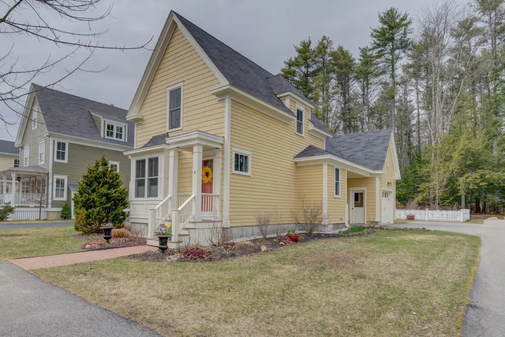 8 Ballantyne Drive Scarborough ME 04074
