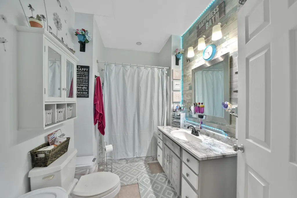 68 Ledgewood Lane Gardiner ME 04345