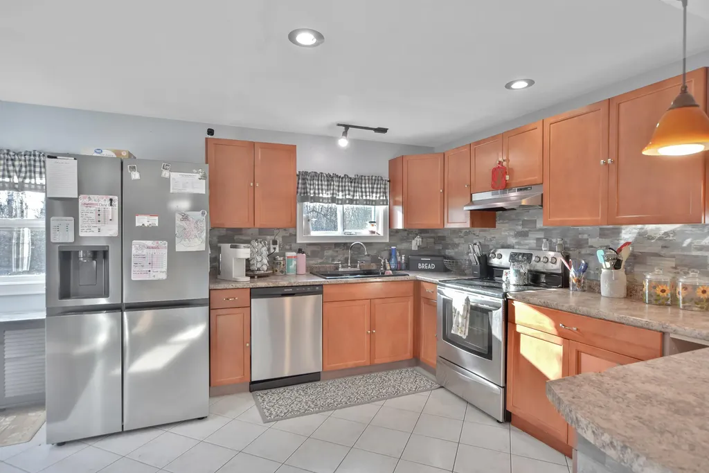 68 Ledgewood Lane Gardiner ME 04345