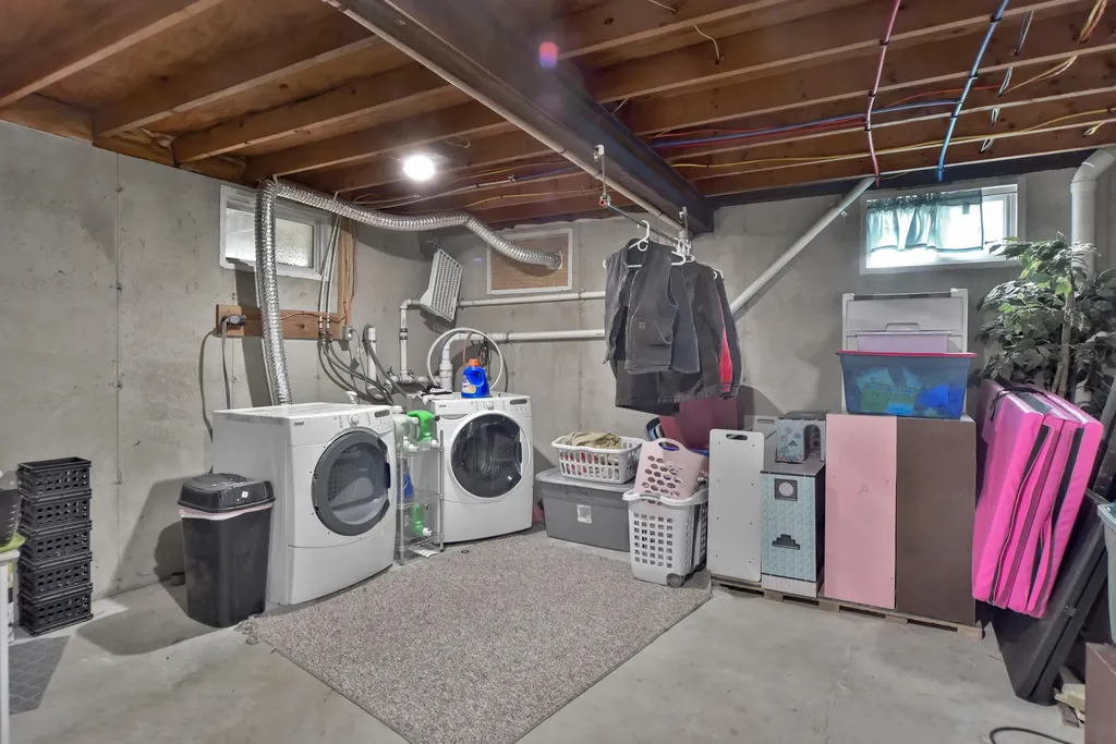 68 Ledgewood Lane Gardiner ME 04345