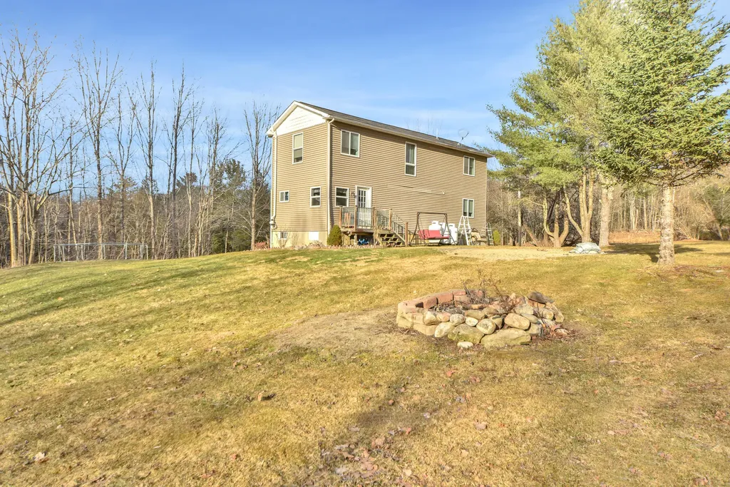 68 Ledgewood Lane Gardiner ME 04345