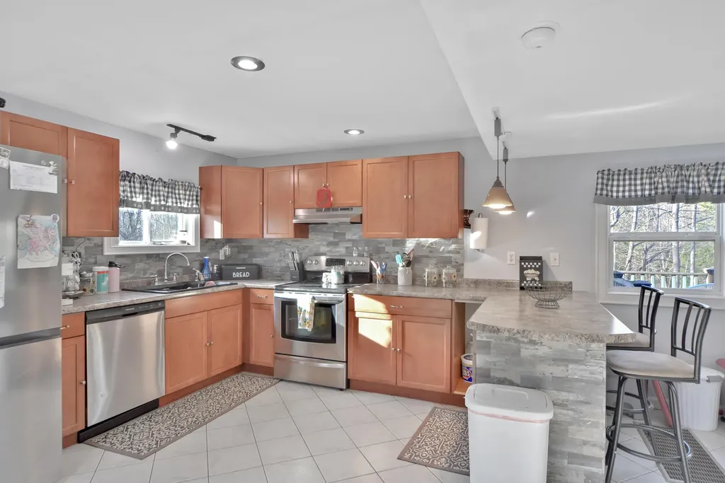 68 Ledgewood Lane Gardiner ME 04345