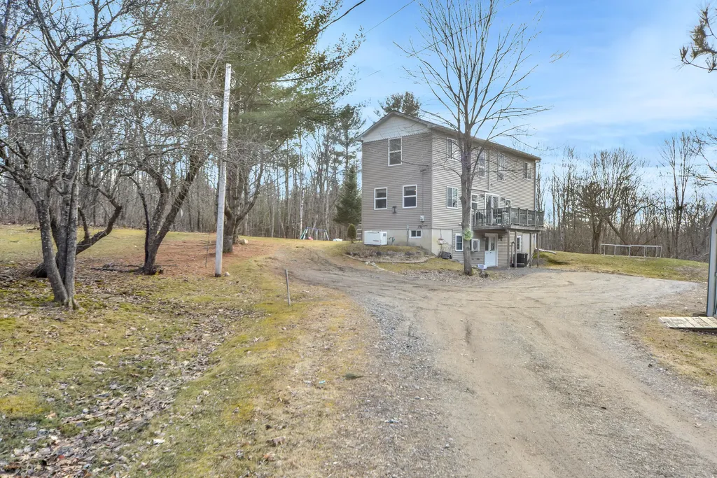 68 Ledgewood Lane Gardiner ME 04345