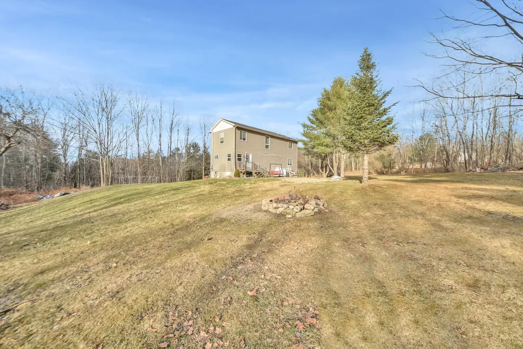 68 Ledgewood Lane Gardiner ME 04345